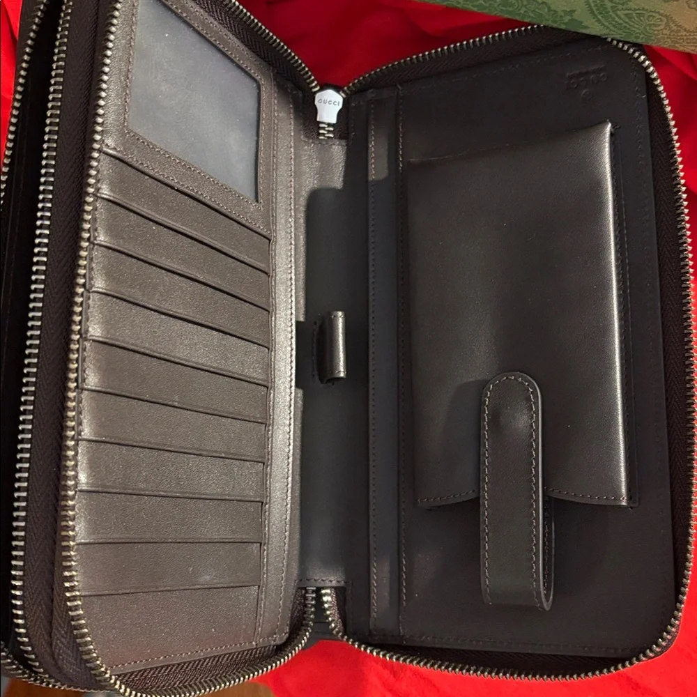 Wallet - Picture 4 of 5